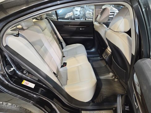 Used 2016 Lexus ES 350 w/ Premium Package w/Wood Trim FWD image 26