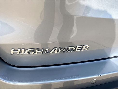Used 2016 Toyota Highlander Limited FWD image 10