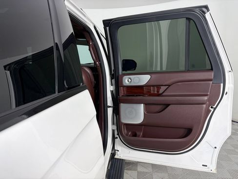 Used 2019 Lincoln Navigator L Black Label w/ Cargo Package AWD/4WD image 28