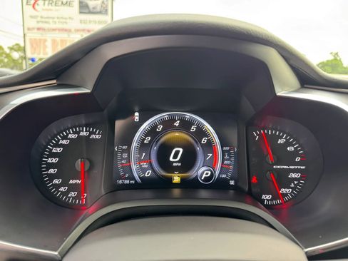 Used 2019 Chevrolet Corvette Stingray Coupe w/ Carbon Flash Badge Package RWD image 29
