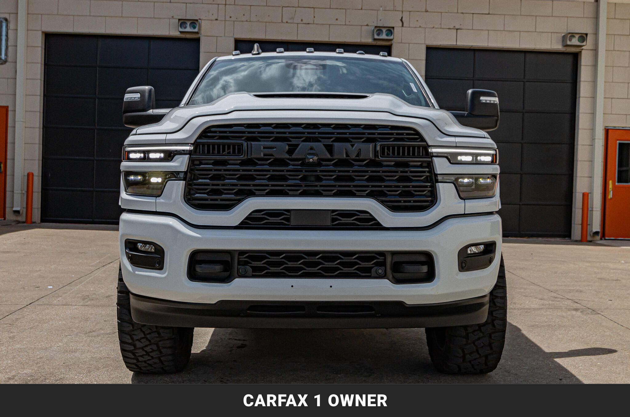 Used 2025 RAM 3500 Limited AWD/4WD image 4