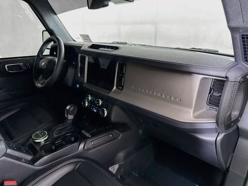 Used 2025 Ford Bronco Outer Banks AWD/4WD image 28
