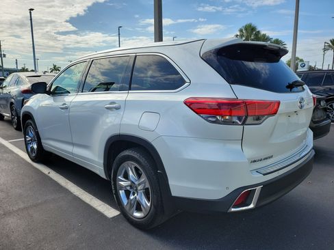 Used 2018 Toyota Highlander Limited AWD/4WD image 4