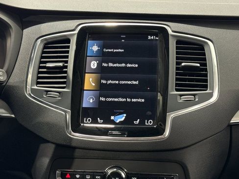 Used 2022 Volvo XC90 T5 Momentum image 13