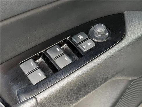 Used 2025 MAZDA CX-5 AWD 2.5 S w/ Preferred Package image 12