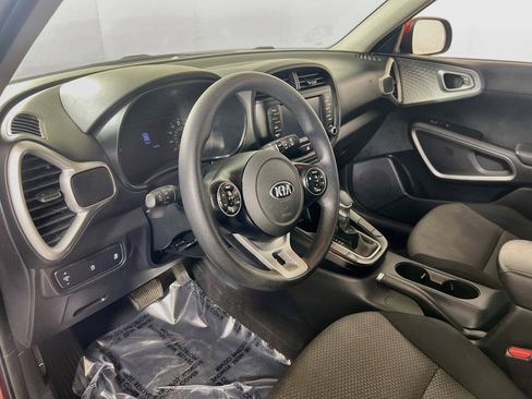 Used 2020 Kia Soul LX FWD image 9