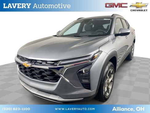New 2026 Chevrolet Trax LT w/ Driver Confidence Package image 1