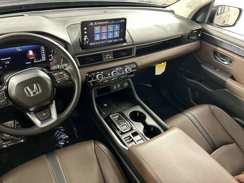 Used 2025 Honda Pilot Elite image 22