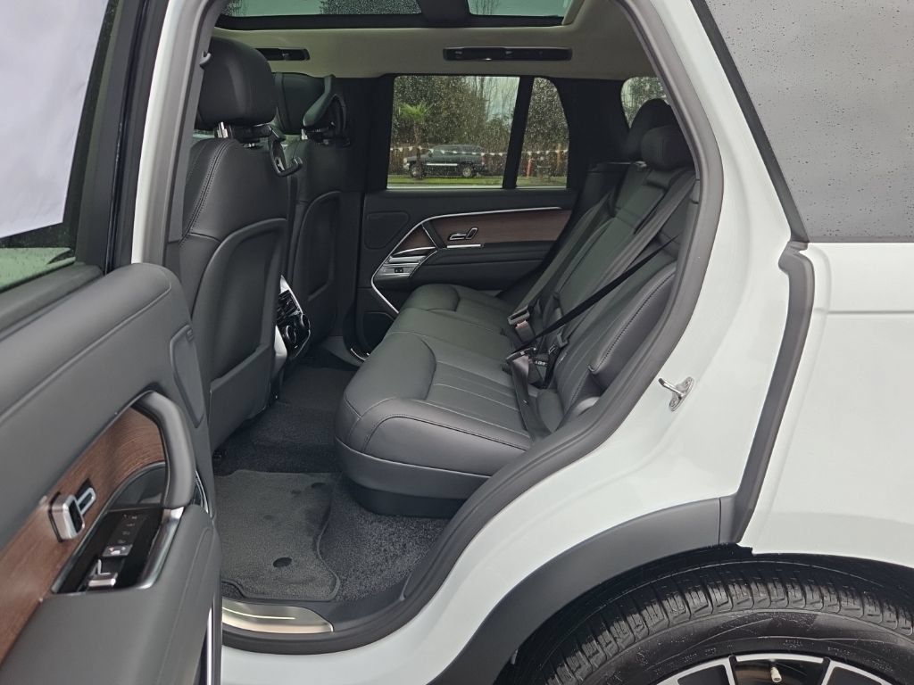 New 2026 Land Rover Range Rover SE AWD/4WD image 5