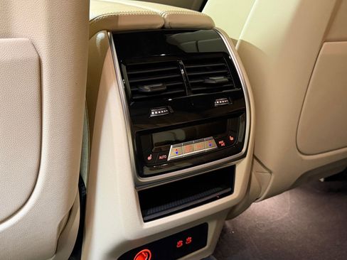 Used 2022 BMW X7 xDrive40i w/ Executive Package image 48