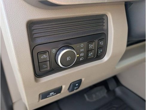 New 2025 Ford F350 Platinum w/ Platinum Plus Package image 18