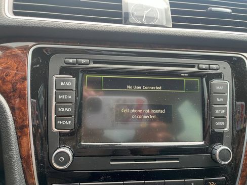 Used 2012 Volkswagen Passat TDI SEL Premium FWD image 16