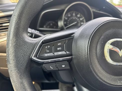 Used 2018 MAZDA MAZDA3 Sport FWD image 28