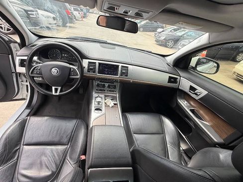 Used 2013 Jaguar XF RWD image 58