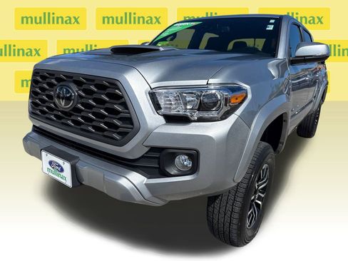 Used 2023 Toyota Tacoma TRD Sport image 8