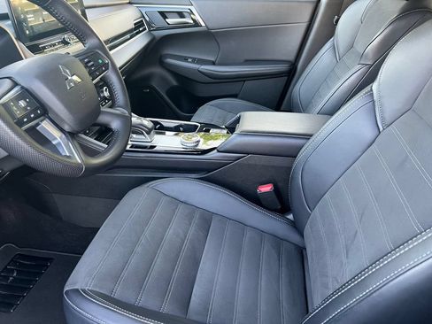 Used 2025 Mitsubishi Outlander SE AWD/4WD image 10