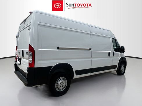 Used 2025 RAM ProMaster 2500 w/ Convenience Group image 4