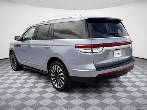 Used 2023 Lincoln Navigator Black Label AWD/4WD image 3