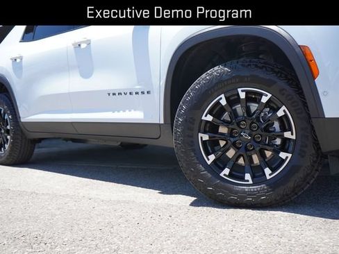 Used 2026 Chevrolet Traverse Z71 w/ Enhanced Driving Package AWD/4WD image 9