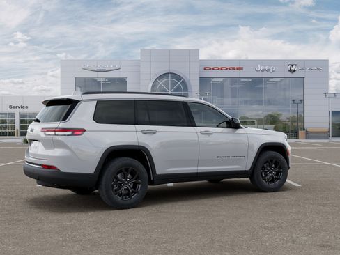 New 2026 Jeep Grand Cherokee L 4WD image 30