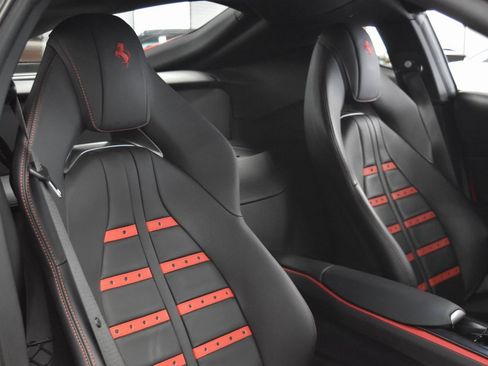 Used 2020 Ferrari 812 Superfast image 22