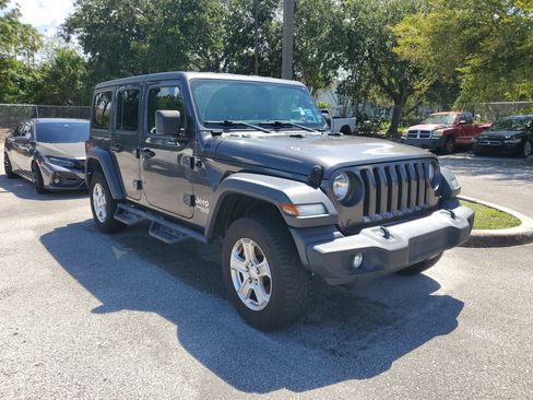 Used 2020 Jeep Wrangler Unlimited Sport S AWD/4WD image 2