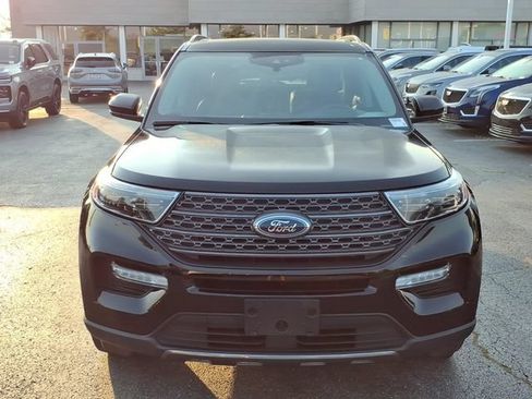 Used 2022 Ford Explorer XLT w/ Equipment Group 202A AWD/4WD image 12