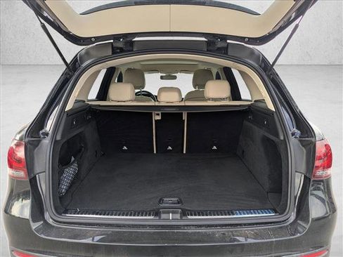 Used 2020 Mercedes-Benz GLC 300 image 6