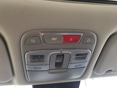 Used 2025 Kia Telluride S AWD/4WD image 17