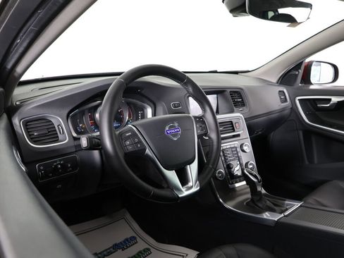 Used 2015 Volvo V60 T5 Premier image 10