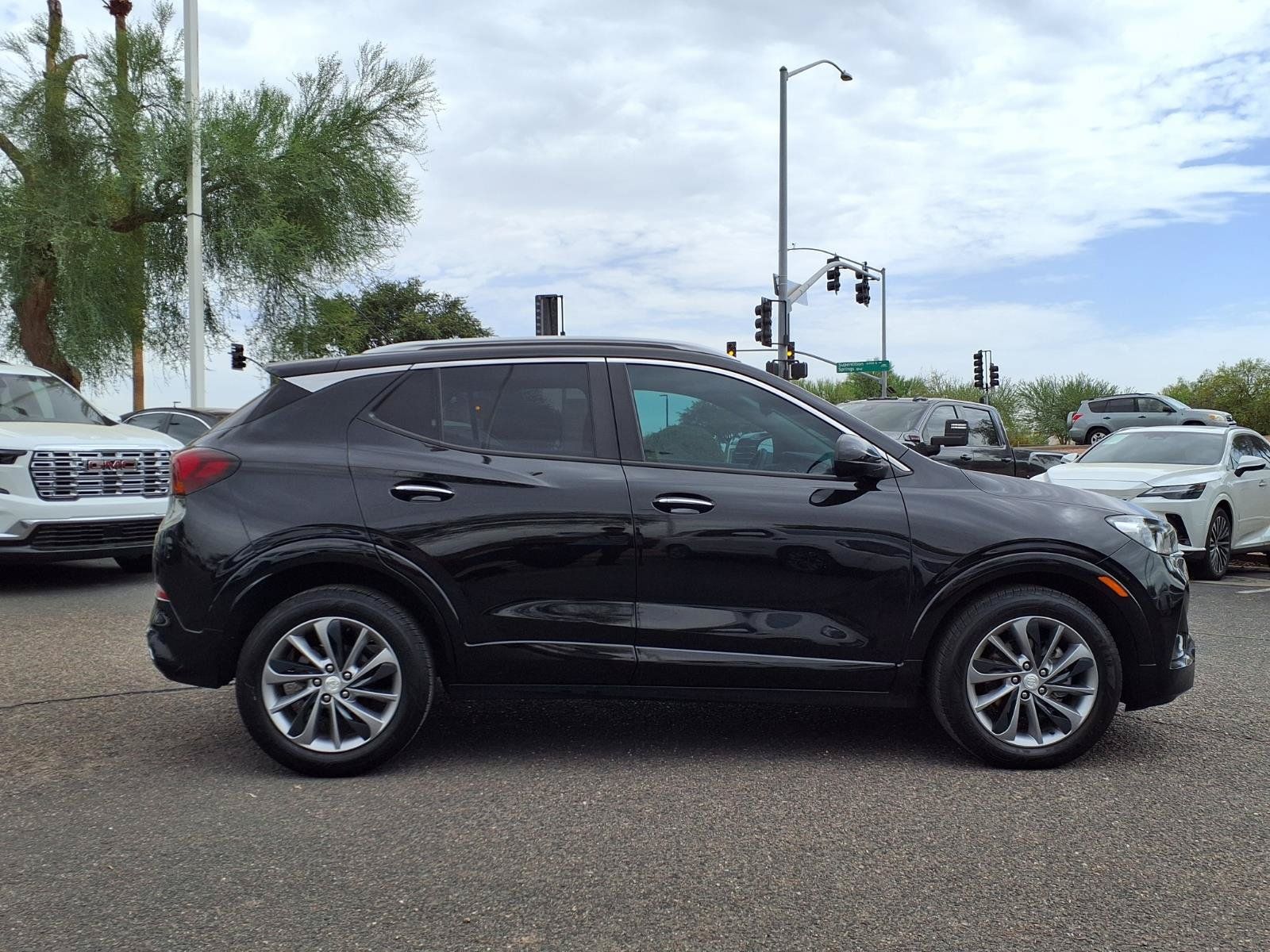Used 2023 Buick Encore GX Select w/ Sport Touring Package FWD image 4