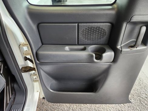 Used 2001 Chevrolet Silverado 1500 LS w/ Firm Ride Suspension Pkg image 13