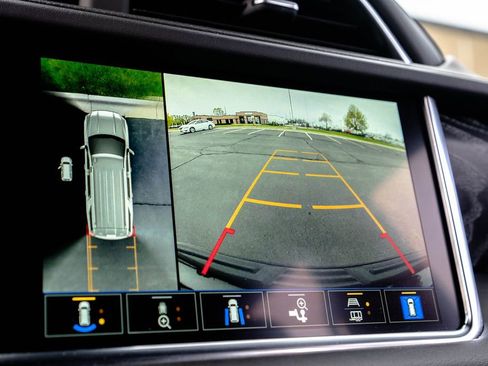 Used 2023 GMC Yukon Denali AWD/4WD image 32
