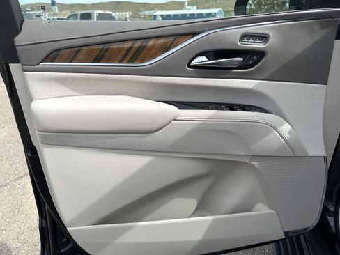 Used 2022 Cadillac Escalade Sport Platinum w/ LPO, Floor Liner Package AWD/4WD image 6