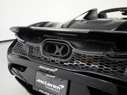 Used 2024 McLaren 750S Spider RWD image 44