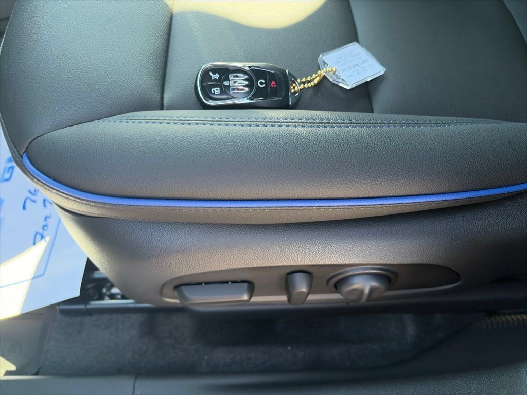 New 2026 Buick Envista Sport Touring w/ Convenience I Package FWD image 18