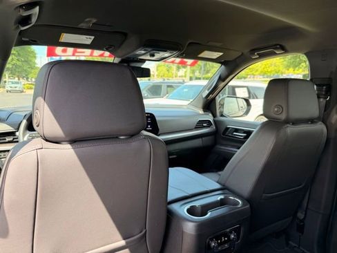 Used 2025 Chevrolet Tahoe Z71 AWD/4WD image 28