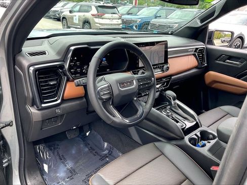 Used 2026 GMC Canyon AT4 w/ Technology Plus Package AWD/4WD image 8
