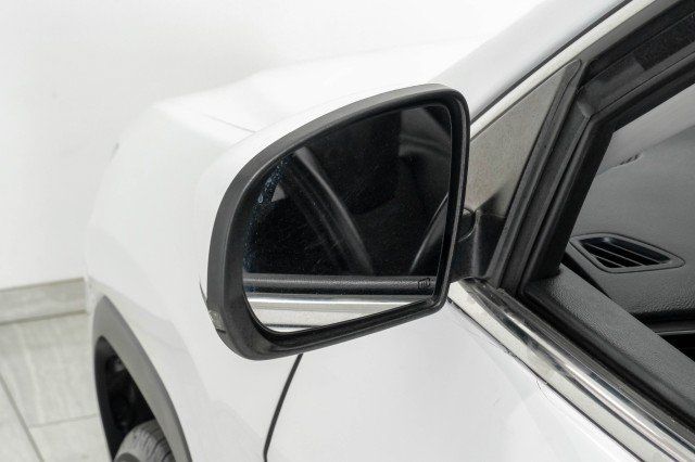 Used 2021 Jeep Cherokee Latitude Plus AWD/4WD image 48
