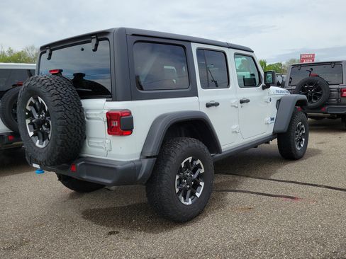 Used 2025 Jeep Wrangler Unlimited Rubicon 4xe w/ Convenience Group AWD/4WD image 4