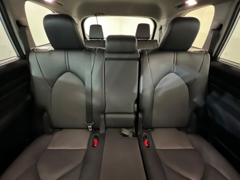 Certified 2025 Toyota Grand Highlander AWD image 27