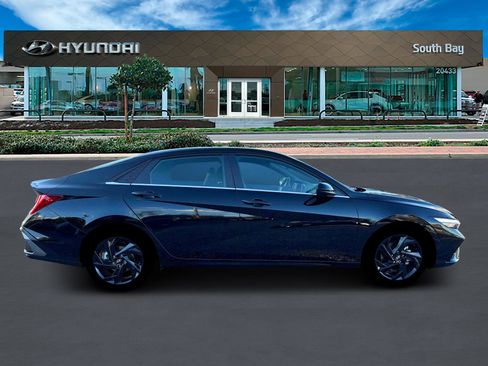 New 2026 Hyundai Elantra SEL Sport image 9