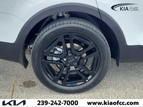 Used 2025 Kia Telluride SX X-Line AWD/4WD image 9