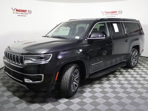 Used 2024 Jeep Wagoneer L Series II w/ Flexible Seating Group AWD/4WD image 13