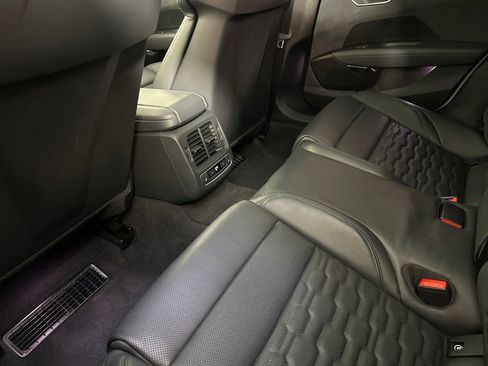 Used 2023 Audi e-tron GT Prestige w/ Prestige Package image 11