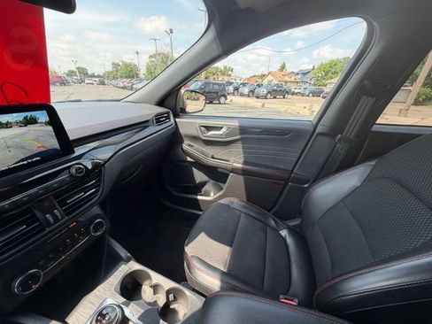 Certified 2025 Ford Escape ST-Line AWD/4WD image 33