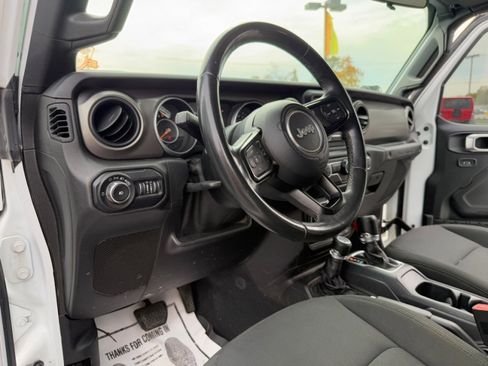 Used 2018 Jeep Wrangler Unlimited Sport S image 16