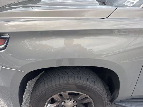 Used 2018 Chevrolet Suburban LT RWD image 23