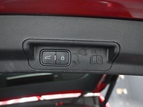 Used 2020 Ford Explorer Limited image 26