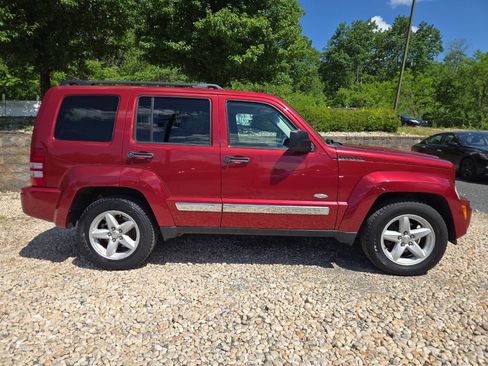 Used 2012 Jeep Liberty Sport AWD/4WD image 7